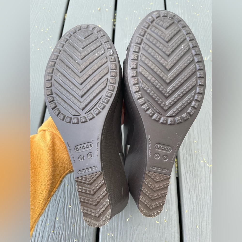 CROCS, size 9, brown - Picture 4 of 6